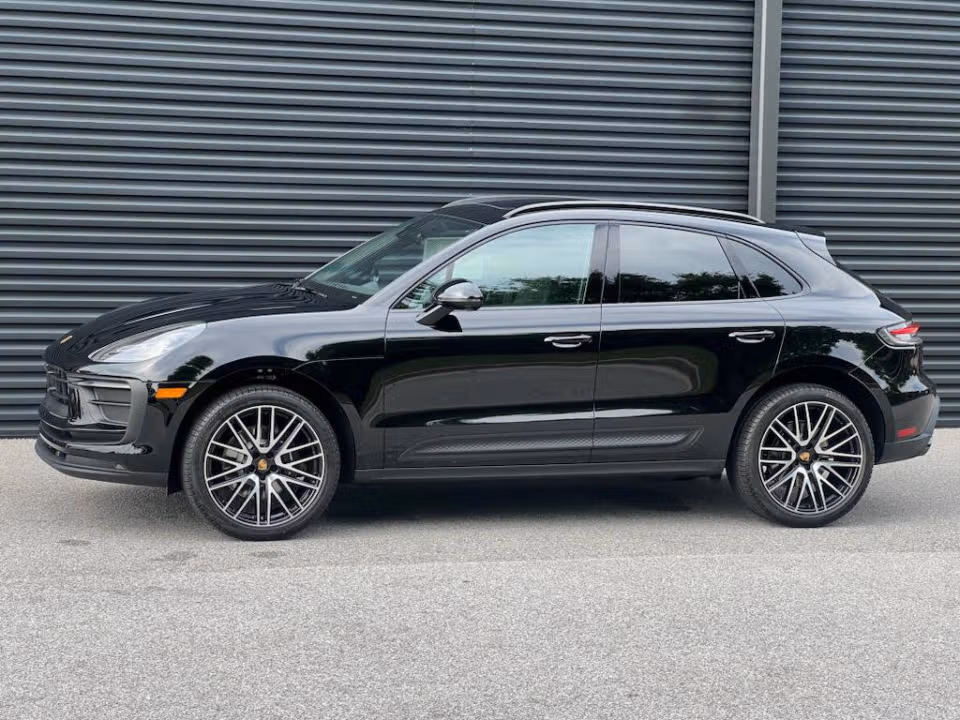 2025 Porsche Macan Base - Photo 11