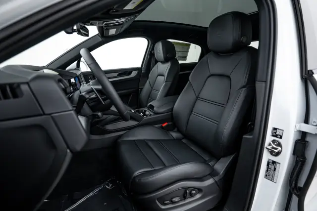 2026 Porsche Cayenne Coup E-Hybrid - Photo 38