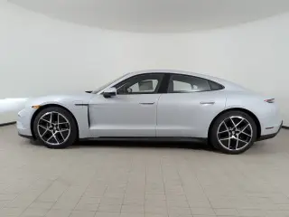 2026 Porsche Taycan Base - Photo 13
