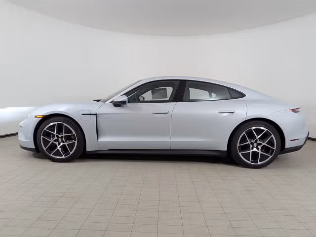 2026 Porsche Taycan Base - Photo 10