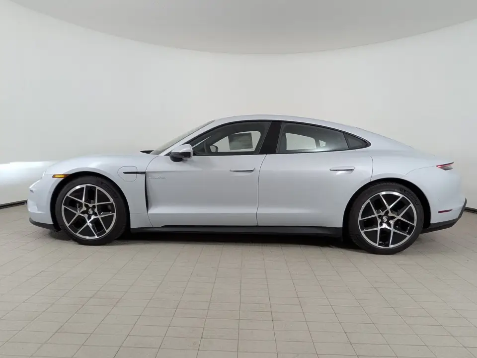 2026 Porsche Taycan Base - Photo 15