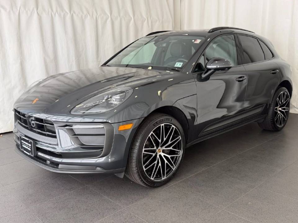 2026 Porsche Macan Base