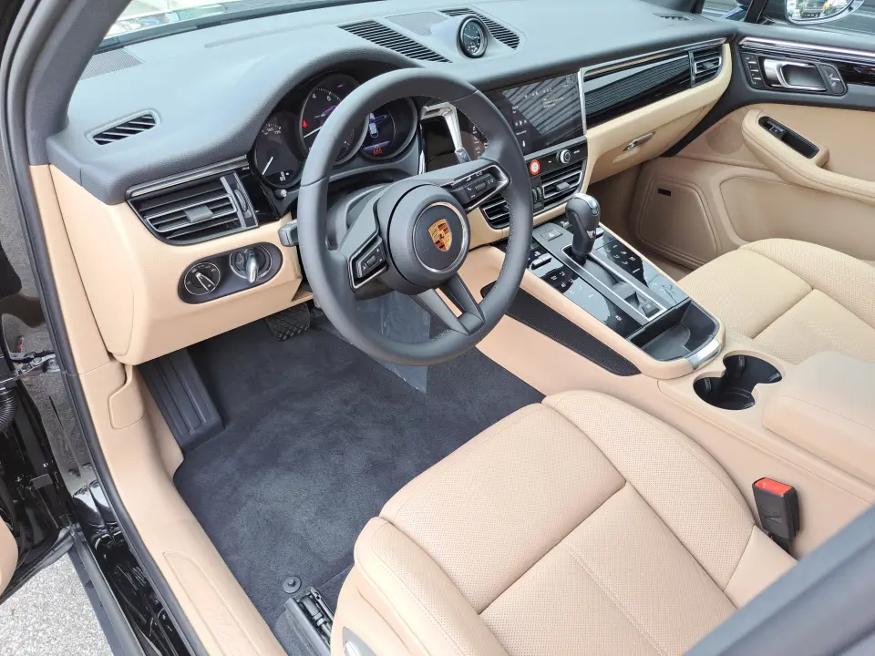 2026 Porsche Macan Base - Photo 31