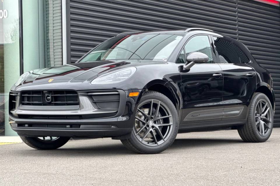 2025 Porsche Macan T