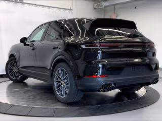 2026 Porsche Cayenne E-Hybrid - Photo 17