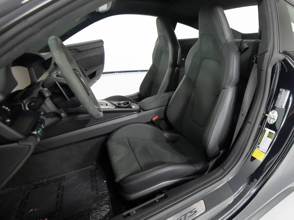 2025 Porsche 911 GTS - Photo 39
