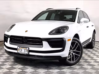 2026 Porsche Macan -'s photo