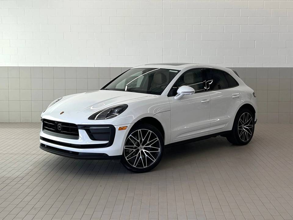 2026 Porsche Macan Base