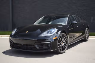 2023 Porsche Panamera 4's photo