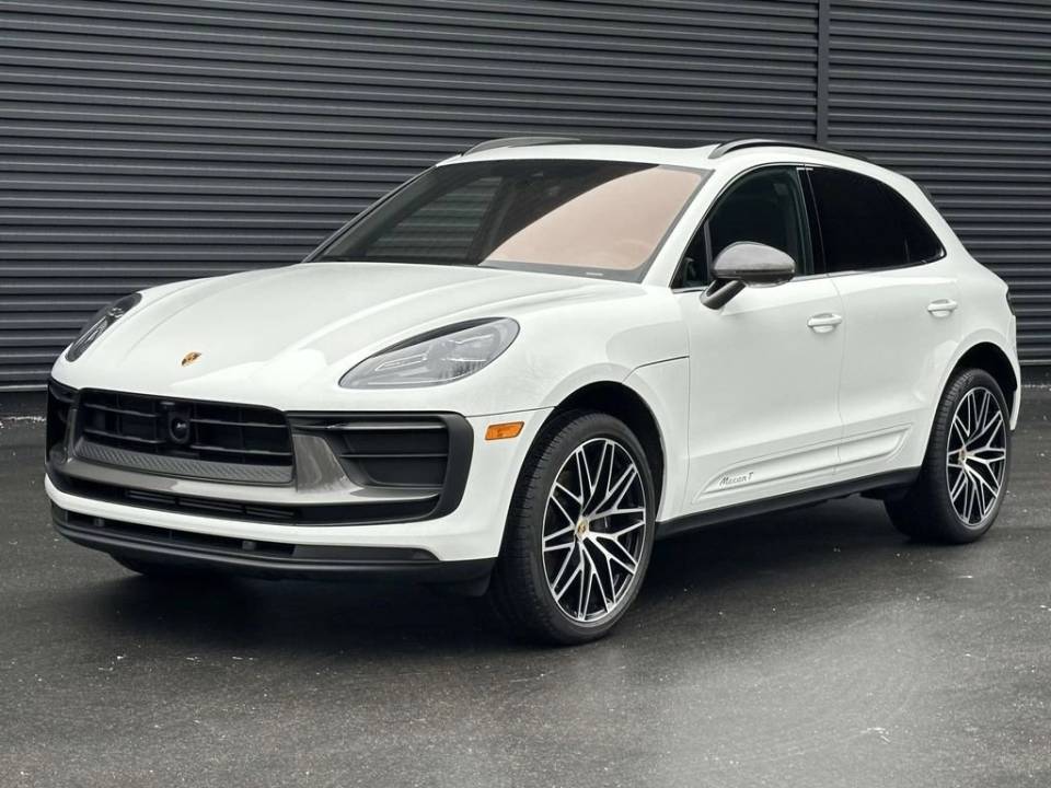 2025 Porsche Macan T