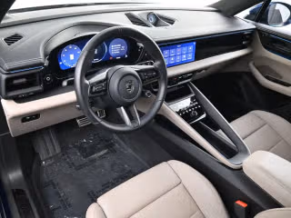 2024 Porsche Macan Turbo Electric - Photo 25