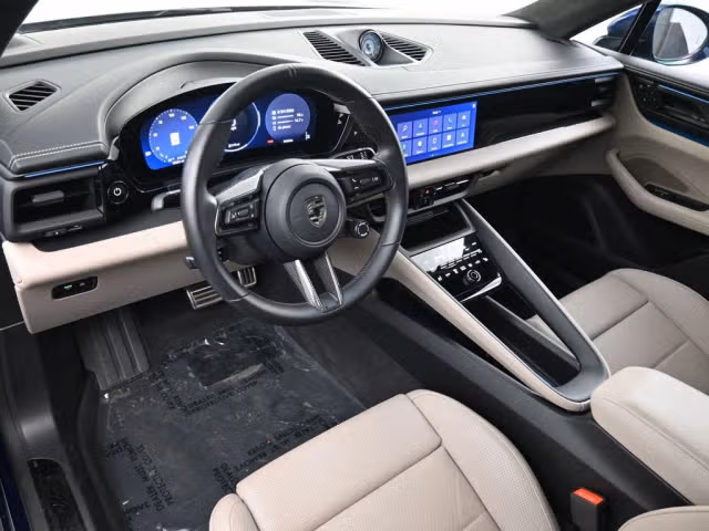 2024 Porsche Macan Turbo Electric - Photo 26