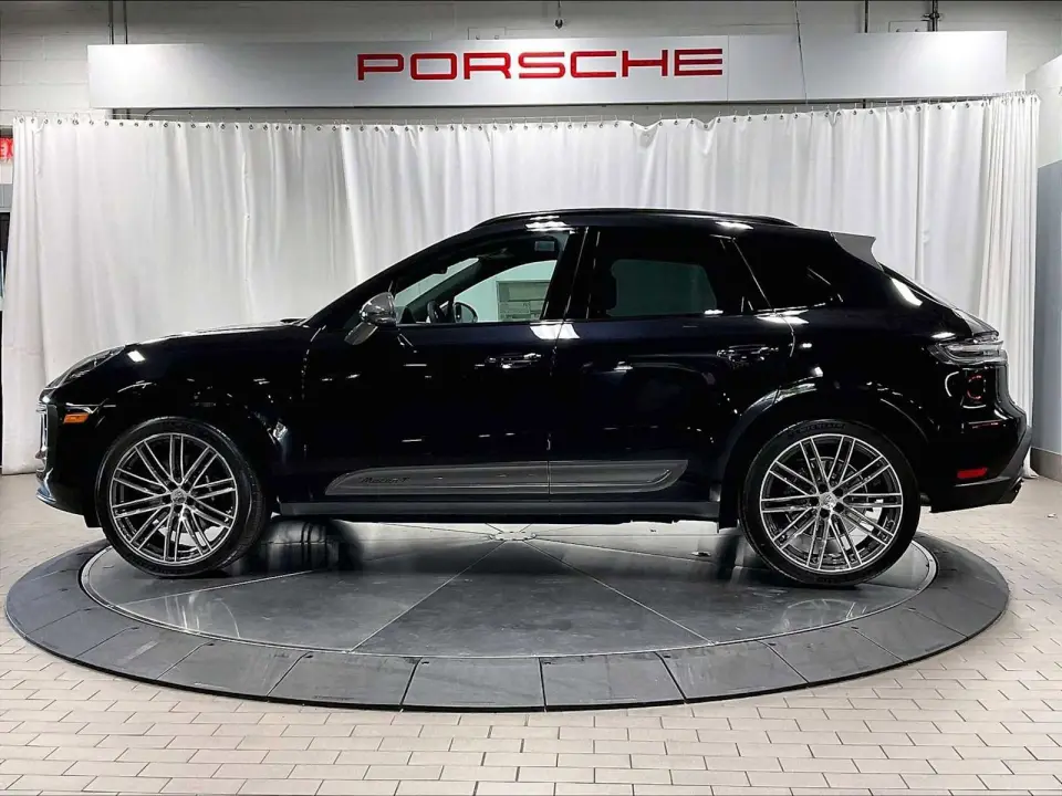 2026 Porsche Macan T - Photo 15