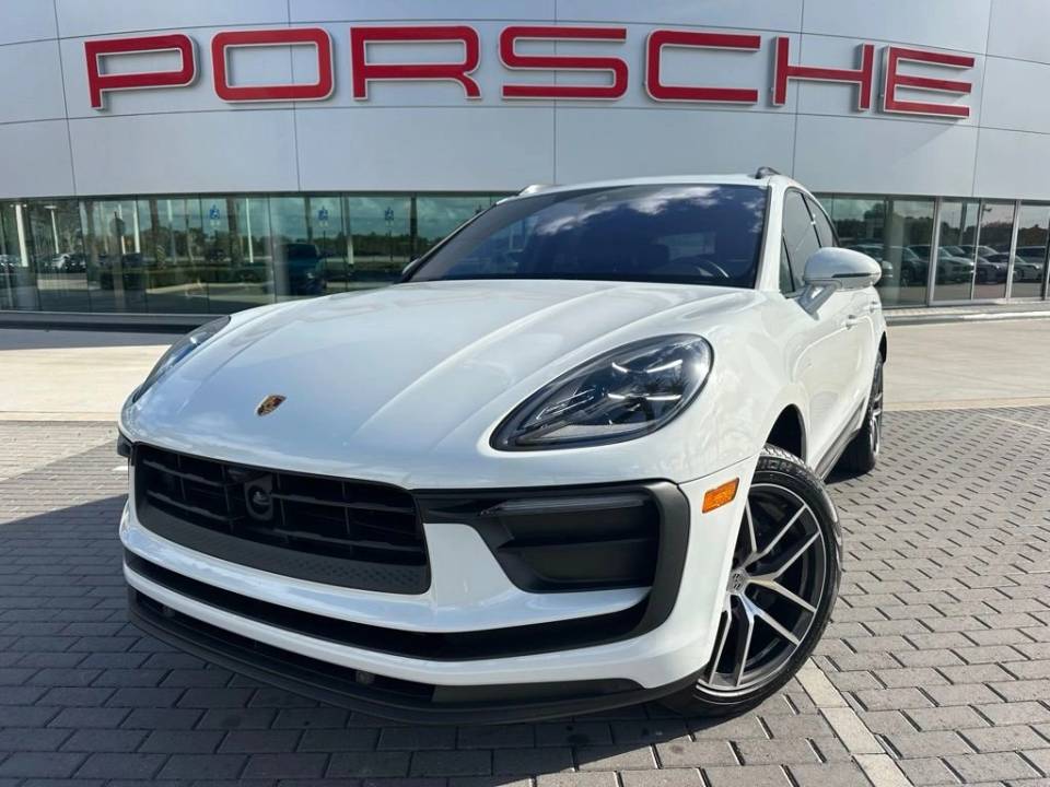 2023 Porsche Macan Base