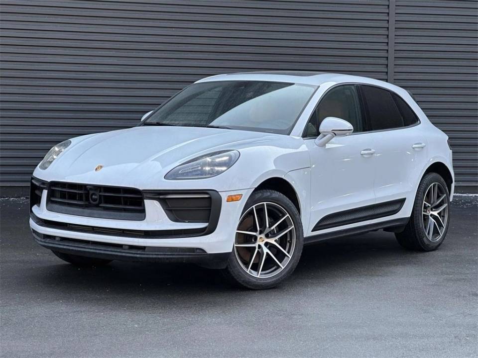 2025 Porsche Macan T