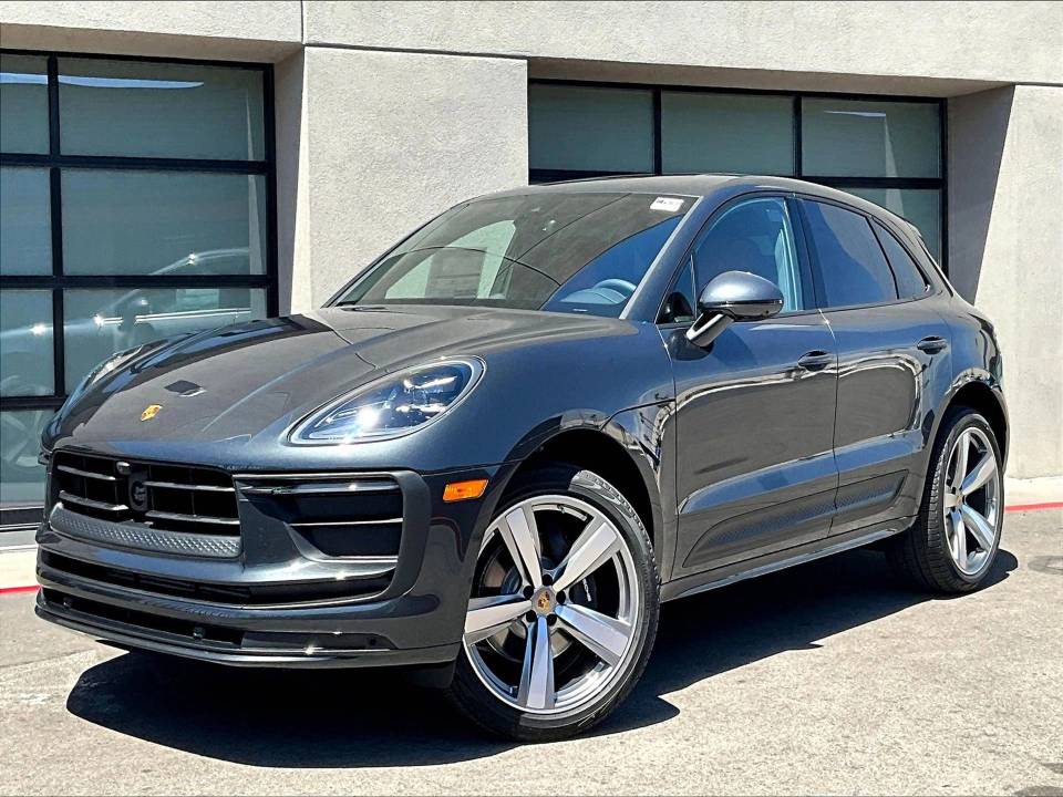 2025 Porsche Macan Base
