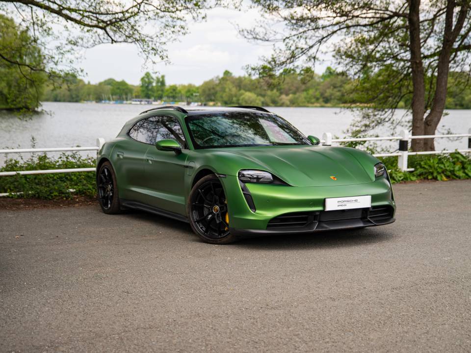 2022 PORSCHE TAYCAN