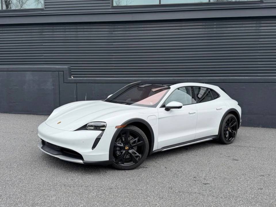 2022 Porsche Taycan Base
