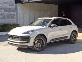 2026 Porsche Macan T's photo