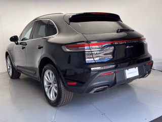 2026 Porsche Macan - Photo 17