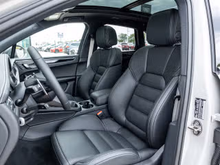 2026 Porsche Macan T - Photo 33