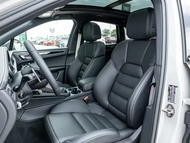 2026 Porsche Macan T - Photo 38