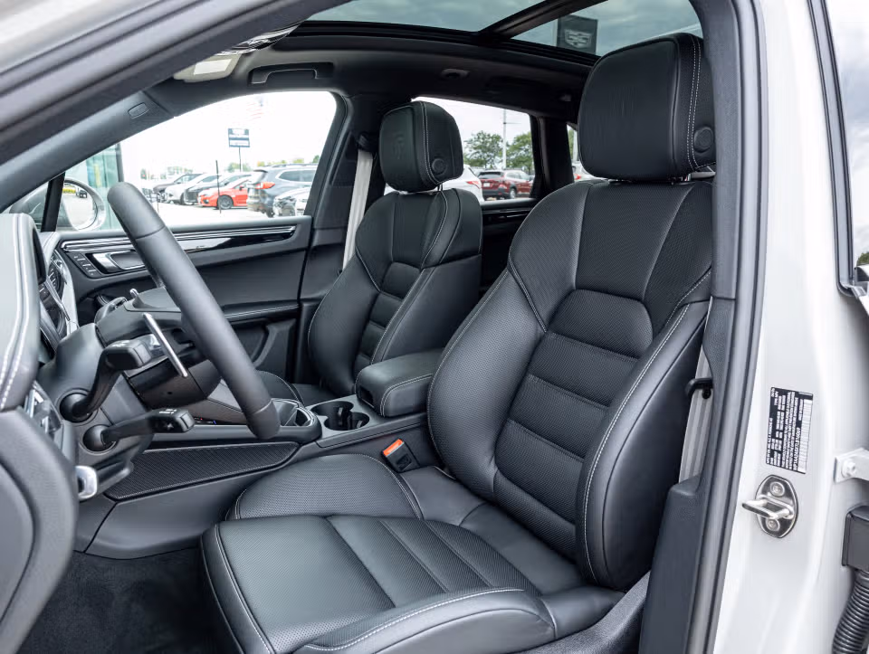 2026 Porsche Macan T - Photo 35