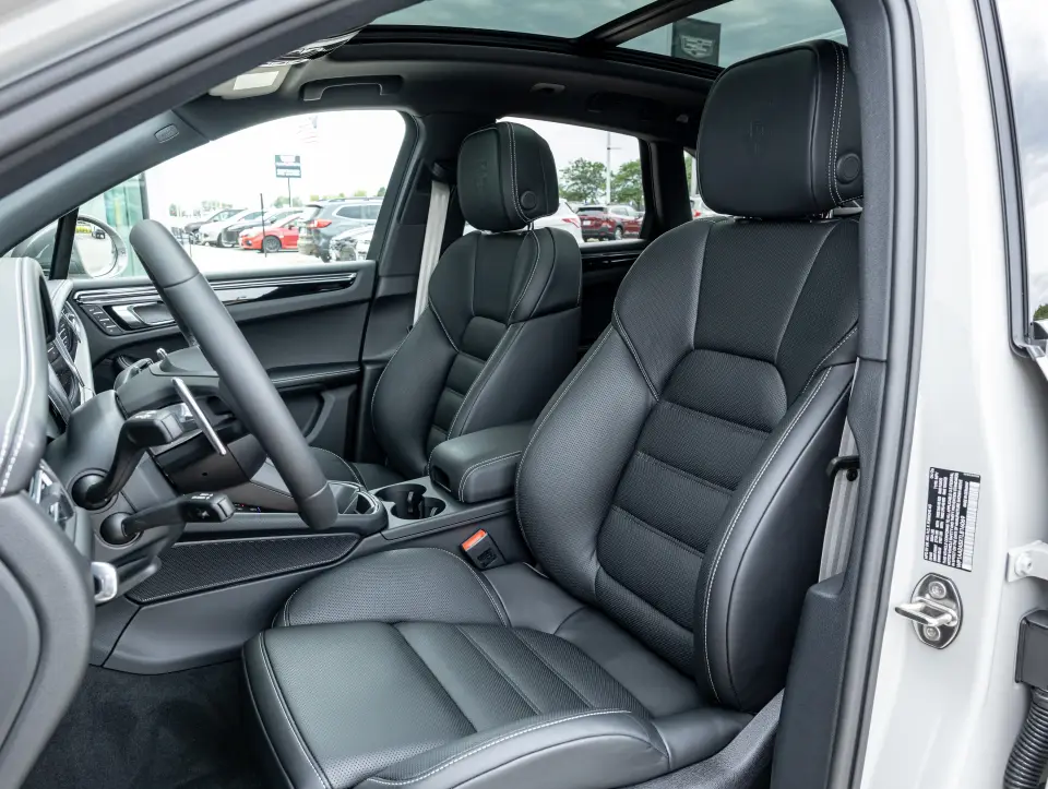 2026 Porsche Macan T - Photo 39