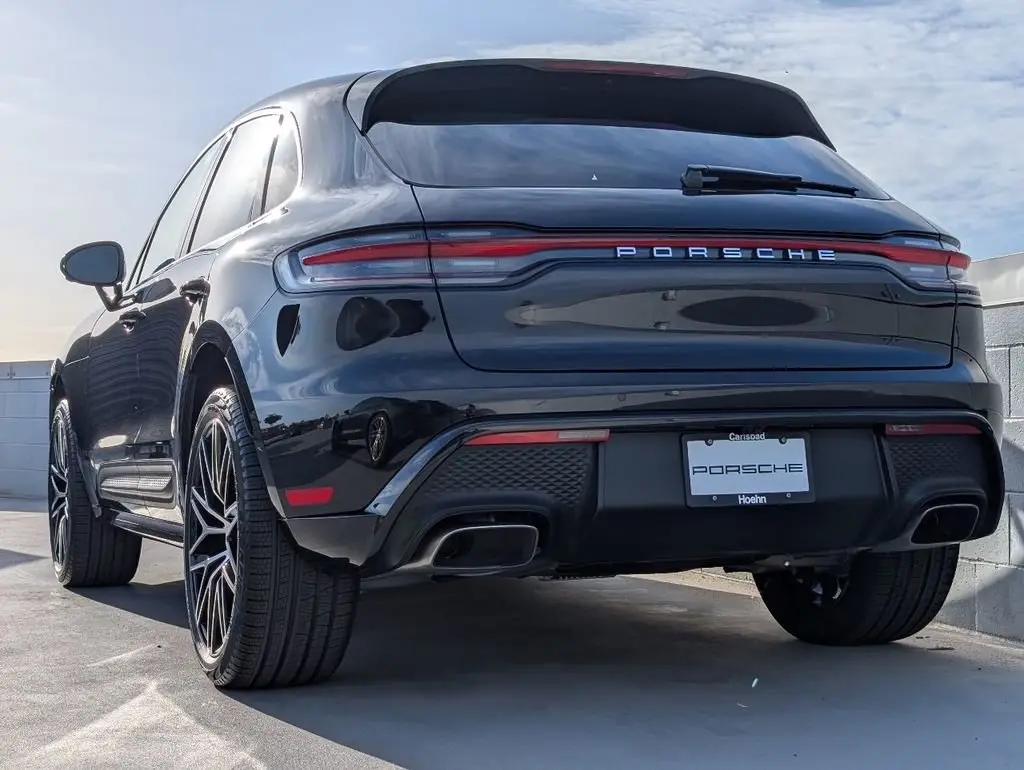 2026 Porsche Macan - Photo 24