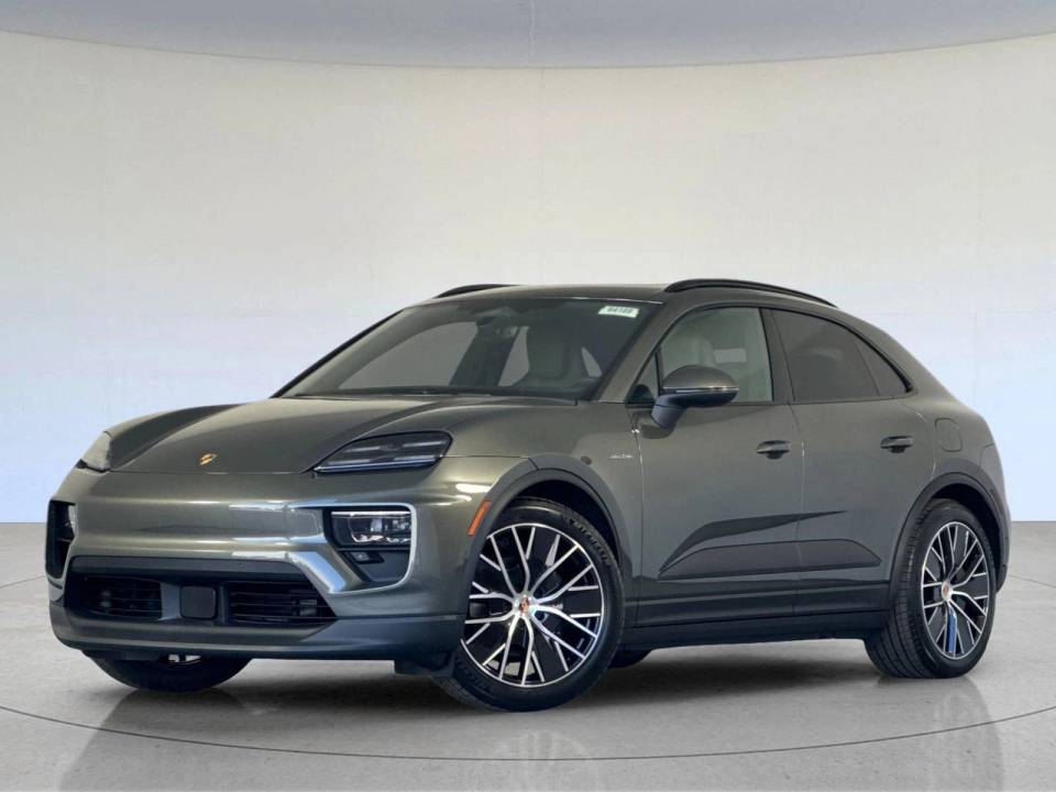 2025 Porsche Macan Base