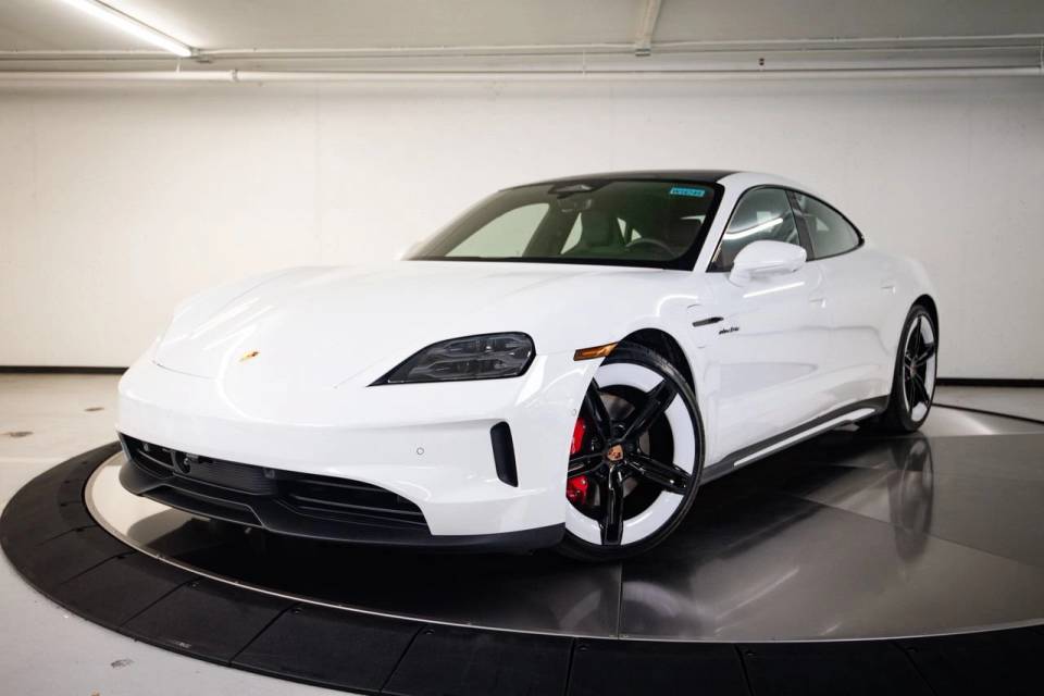 2026 Porsche Taycan 4S