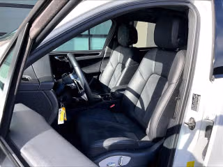 2021 Porsche Macan Base - Photo 33