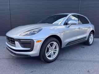 2025 Porsche Macan's photo