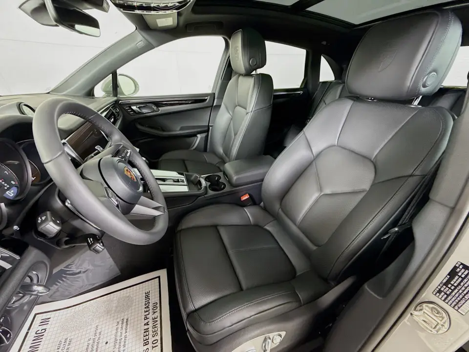 2026 Porsche Macan T - Photo 39