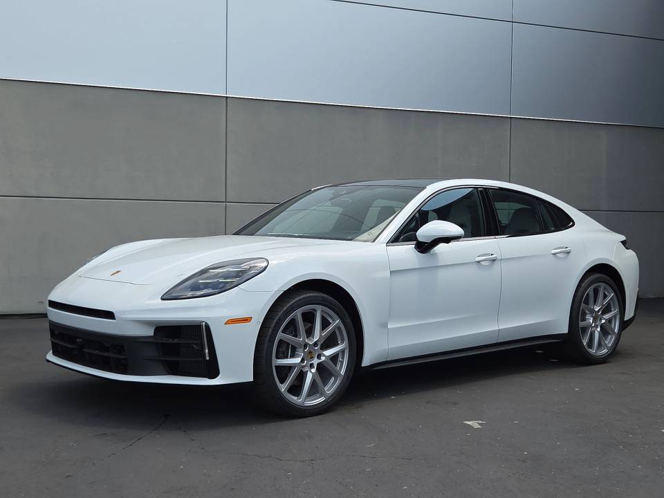 2025 Porsche Panamera 4