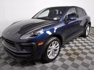 2022 Porsche Macan -'s photo