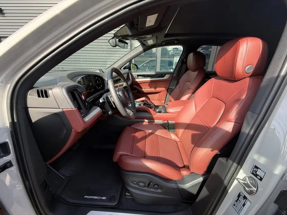 2026 Porsche Cayenne E-Hybrid - Photo 40