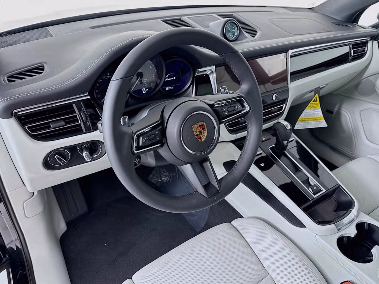 2026 Porsche Macan S - Photo 28