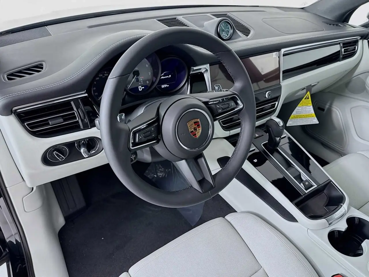 2026 Porsche Macan S - Photo 32