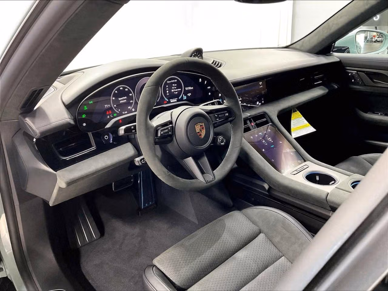 2025 Porsche Taycan GTS - Photo 28
