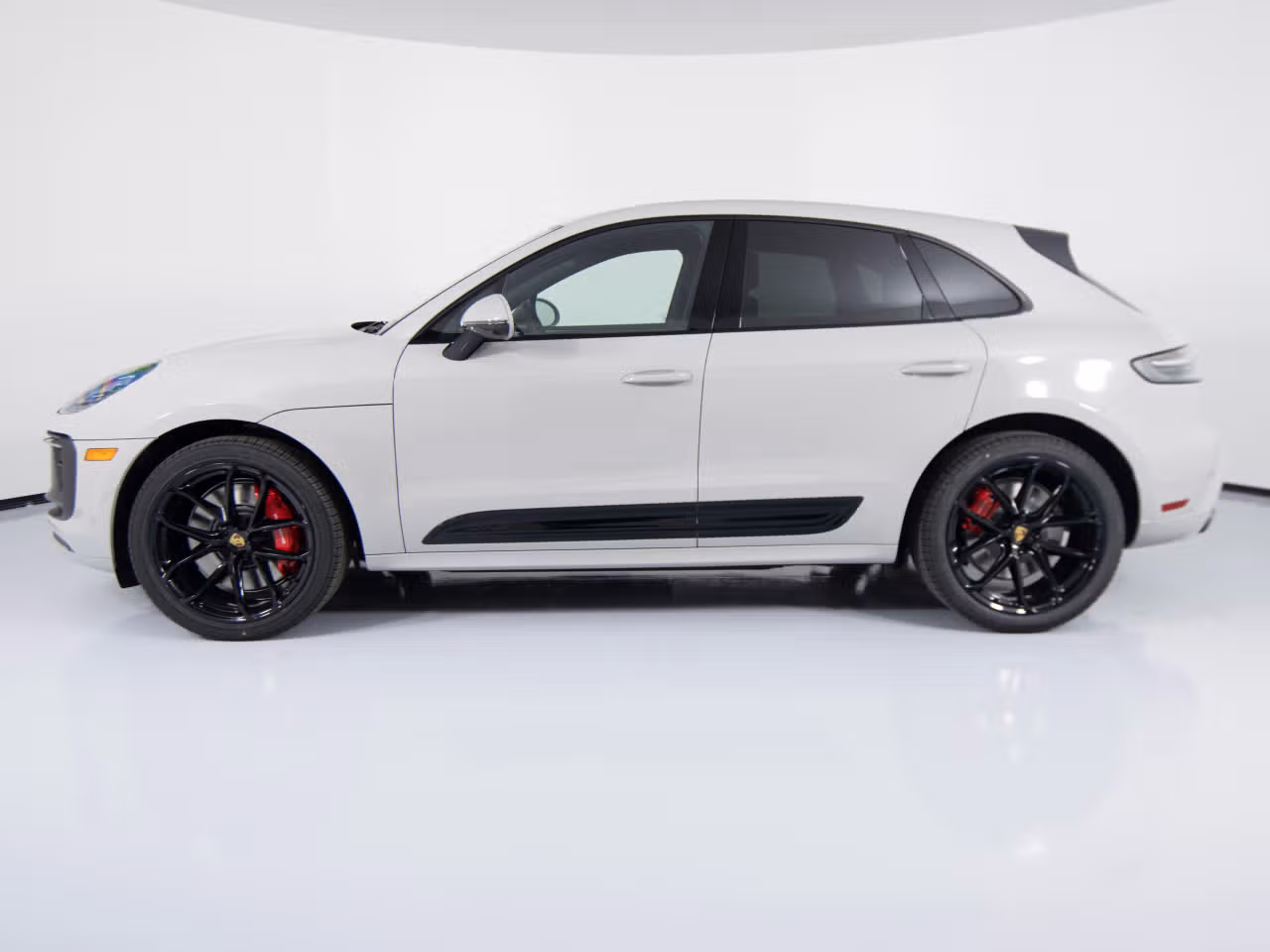 2026 Porsche Macan GTS - Photo 12