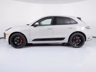 2026 Porsche Macan GTS - Photo 9