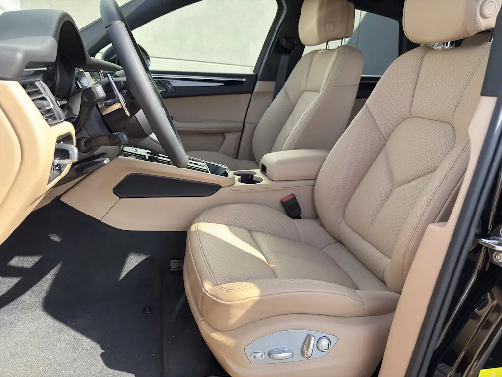 2025 Porsche Macan Base - Photo 40