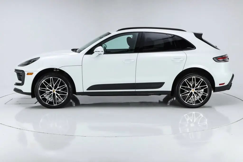 2026 Porsche Macan Base - Photo 16