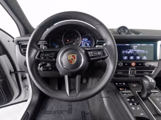 Photo 33