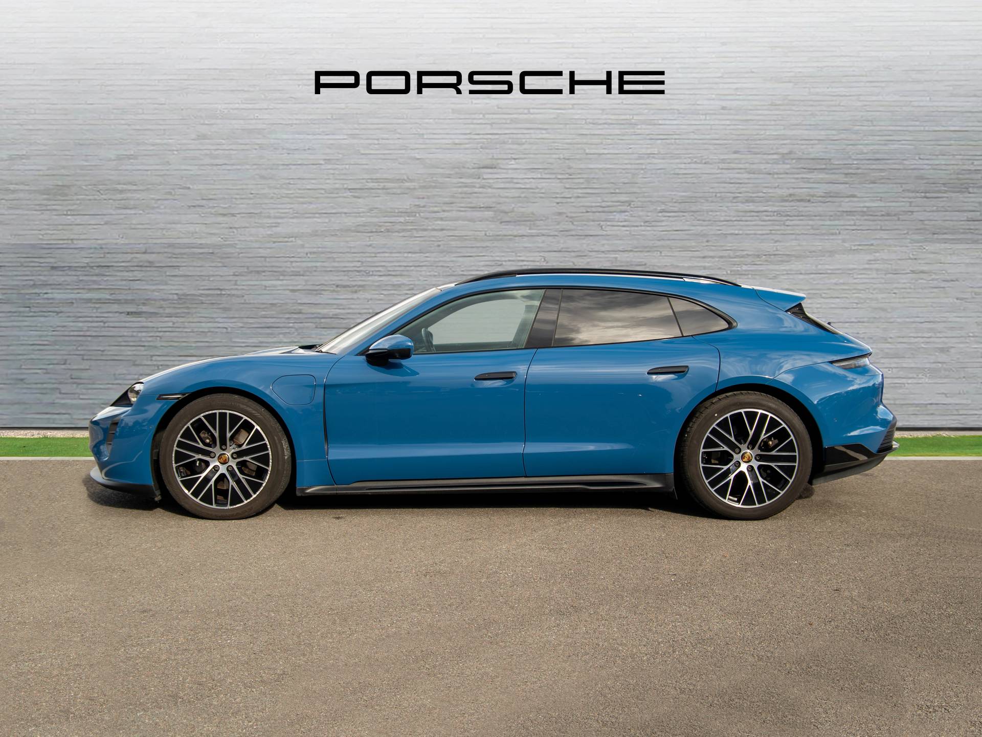 Taycan 4S Sport Turismo, photo 2 of 45
