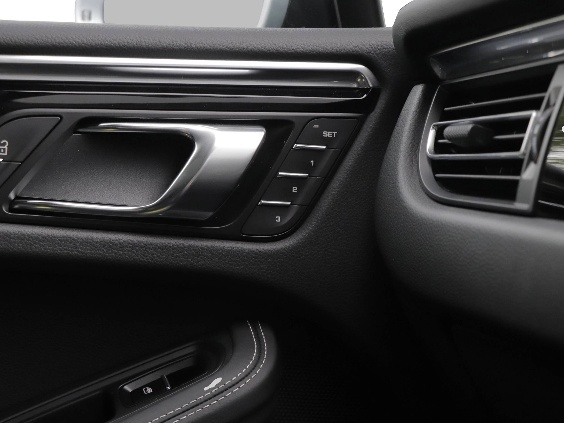 Macan S, photo 35 of 35