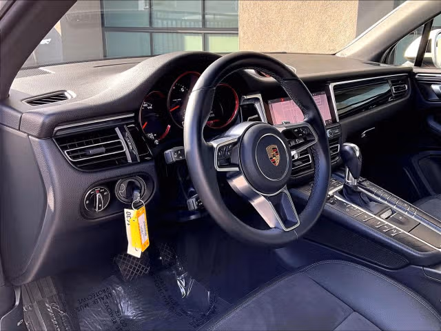 2021 Porsche Macan Base - Photo 26