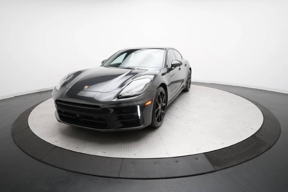 2026 Porsche Panamera Base