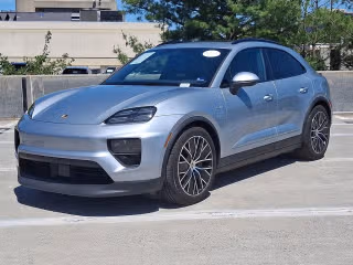 2025 Porsche Macan Macan Electric's photo